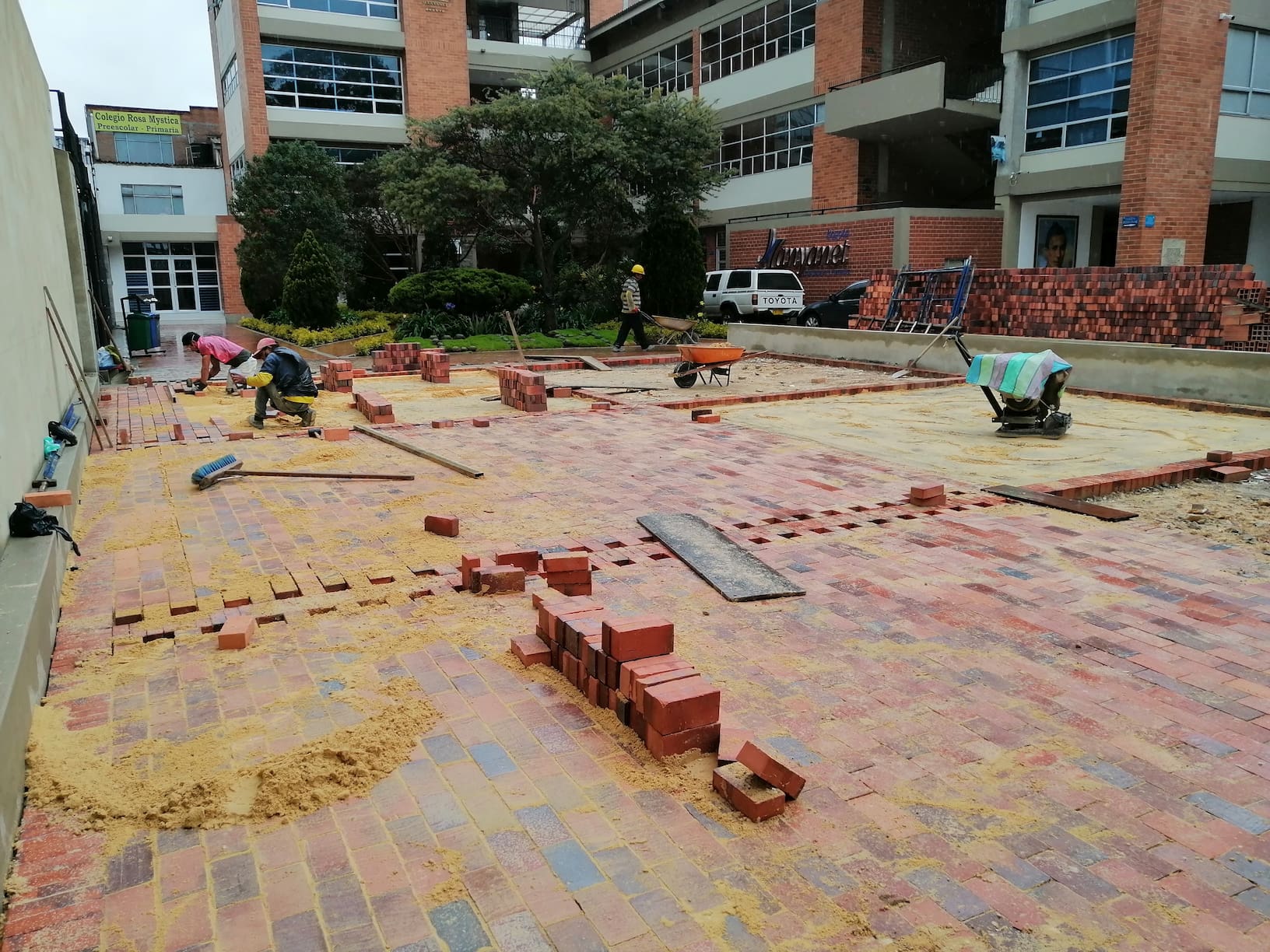 locativos adoquinado manyanet