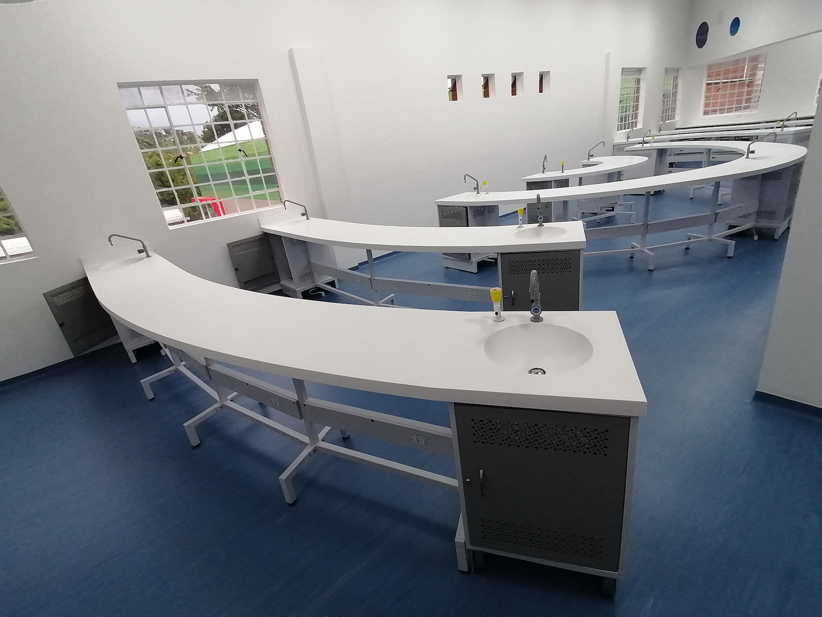 Construcción laboratorio pisos vinílicos de alto trafico